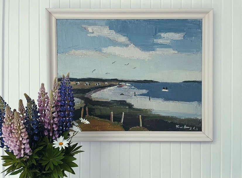 Oldefar Leos fine maleri hænger i huset, som et kærligt minde.