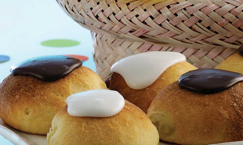Den klassiske, gammeldags fastelavnsbolle med creme